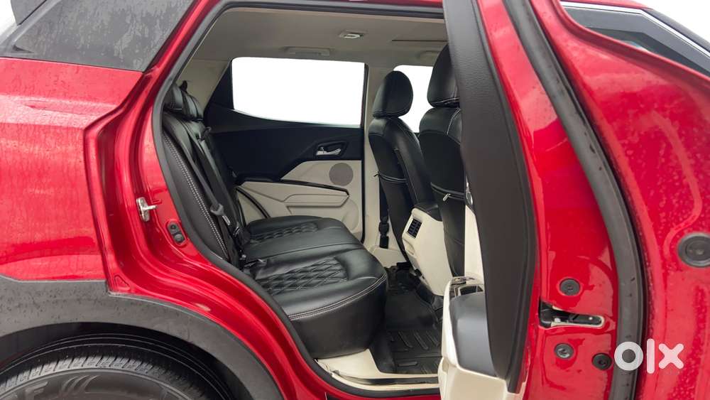 Mahindra Xuv 3xo Ax5l 1.2 Petrol At, 2024, Petrol