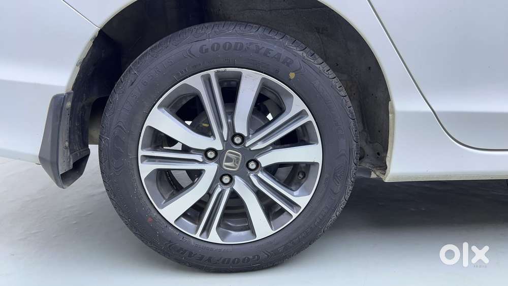 Honda City 1.5 V 4th Gen I-vtec Mt, 2022, Petrol