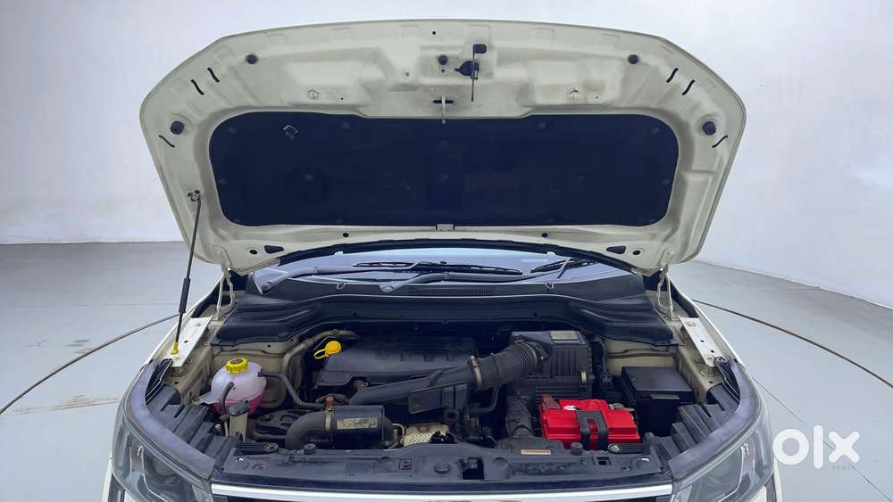 Mahindra Xuv300 1.2 W8 (o) Amt Petrol, 2021, Petrol