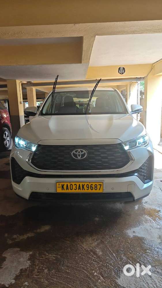 Innova Hycross Hybrid