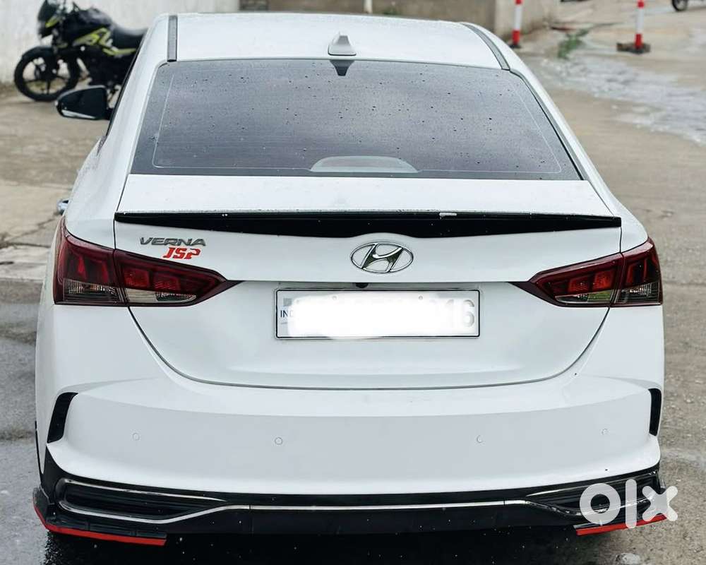 Hyundai Verna 1.5 Sx (o) Ivt, 2022, Petrol