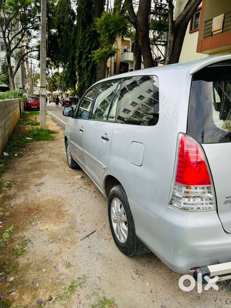 2010 Toyota Innova 2.5 V Single Owner