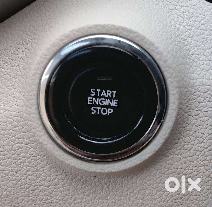 Mahindra Xuv300 1.2 W8 (o) Amt Petrol, 2023, Petrol