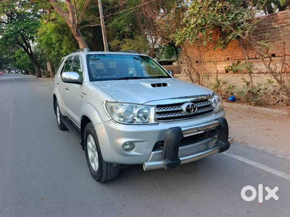 Toyota Fortuner 3.0 4x4 Manual, 2011, Diesel