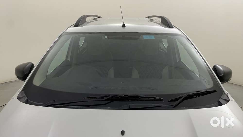 Renault Triber Rxz, 2023, Petrol