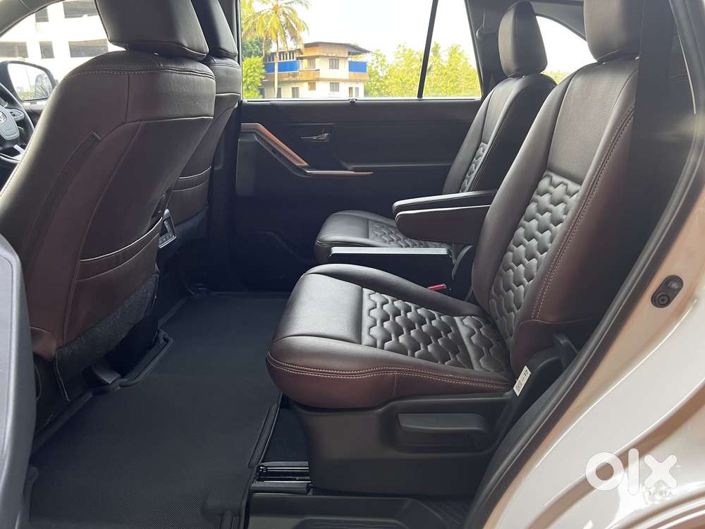 Toyota Innova Hycross 2.0 Vx Hybrid 7 Str, 2025, Petrol