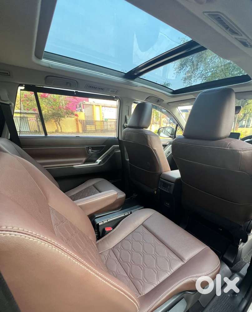 Toyota Innova Hycross 2.0 Vx Hybrid 7 Str, 2024, Petrol