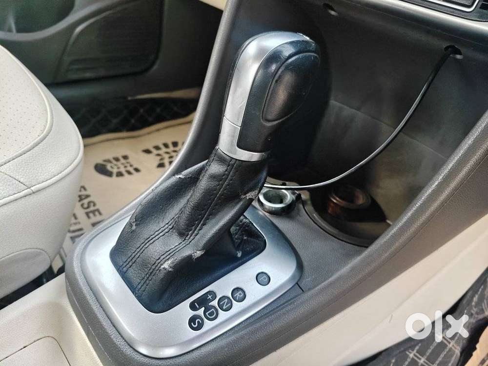 Volkswagen Vento 1.2 Tsi Highline At, 2015, Petrol