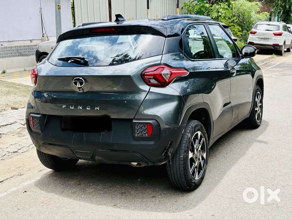 Tata Punch 1.2 Revotron Creative Amt Dual Tone, 2025, Petrol