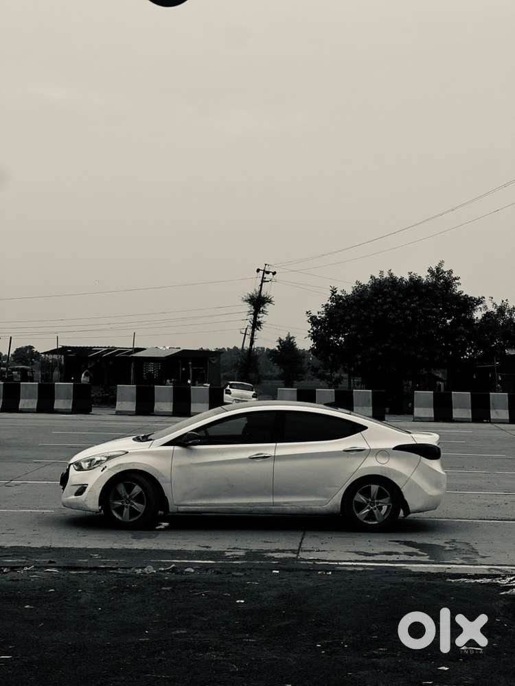 Hyundai Elantra Petrol 2014