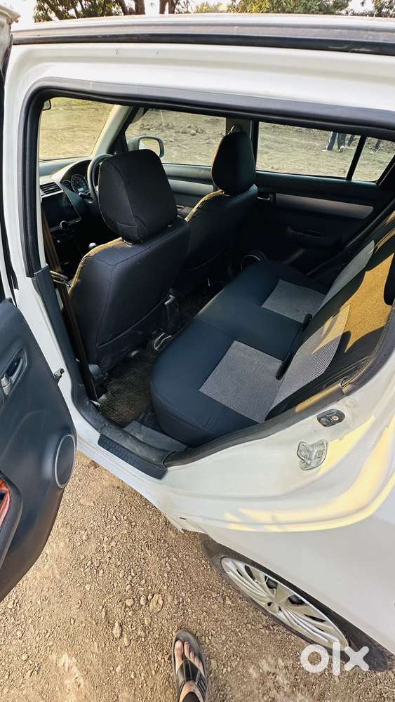 Maruti Suzuki Swift Vxi Bsiv, 2010, Cng & Hybrids
