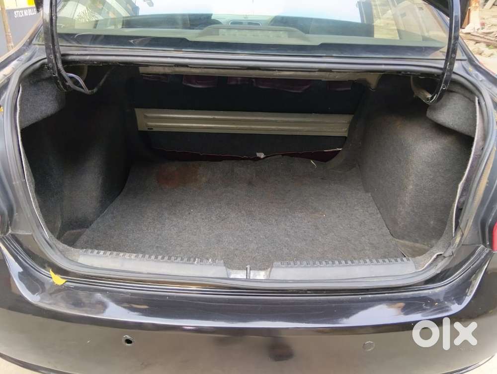 Volkswagen Vento 2010-2013 Petrol Highline, 2011, Petrol