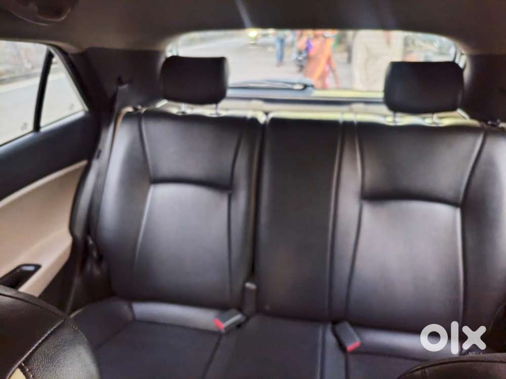 Mahindra Scorpio Vlx 2wd Airbag Se Bsiv, 2013