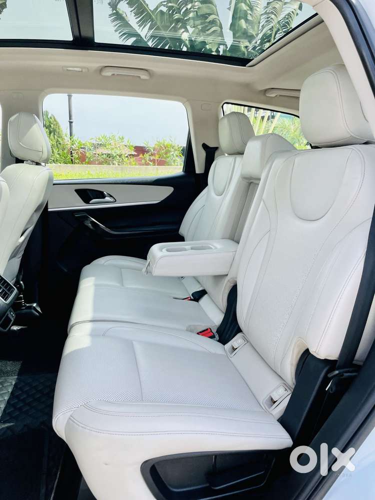 Mahindra Xuv700 2.2 Ax 7 Diesel Mt Luxury Pack Str, 2023, Diesel