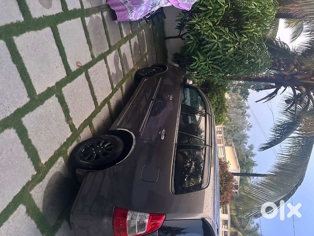 Fully Loaded Innova With Less Mileage