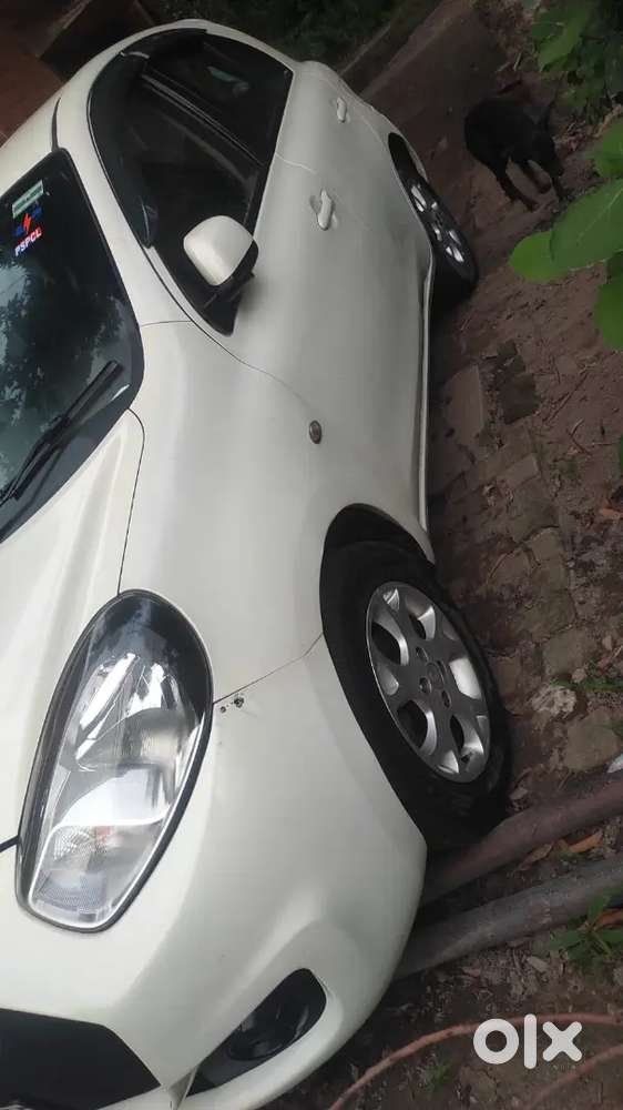 Alloy Wheel,power Window,power Mirror,power Steering,blutooth Stereo,