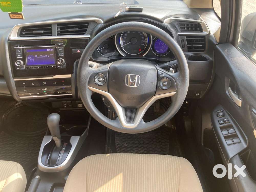 Honda Jazz V Automatic, 2020, Petrol