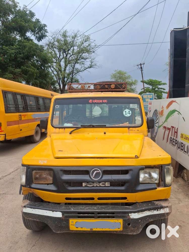 Force Toofan Trax Cruiser School Bus