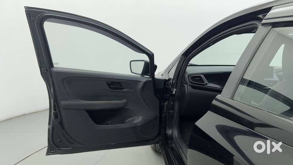 Tata Altroz 1.2 Xz Plus Dark Edition, 2022, Petrol