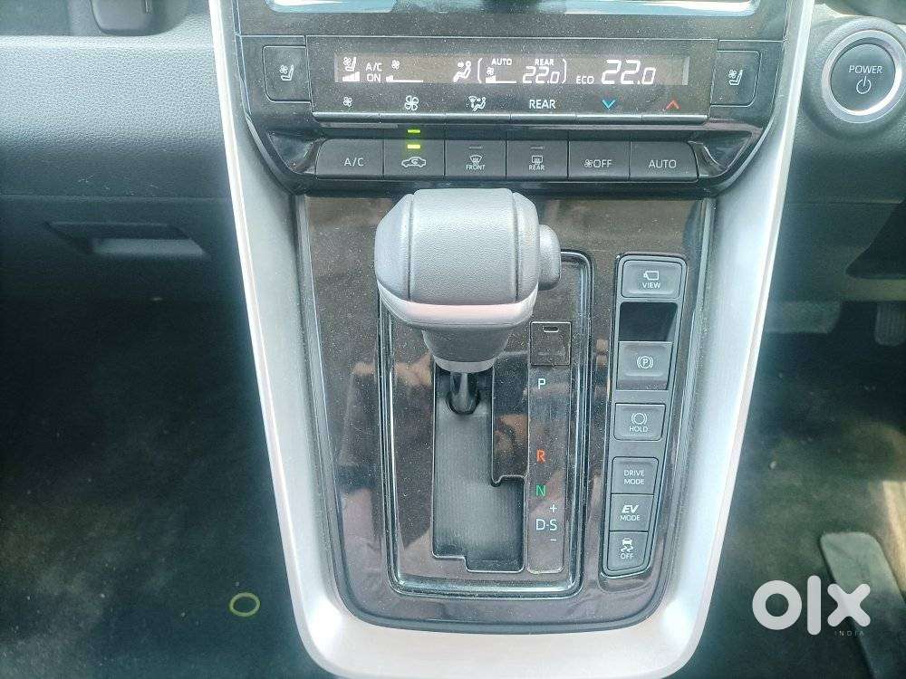 Toyota Innova Hycross 2.0 Zx (o) Hybrid 7 Str, 2023, Petrol