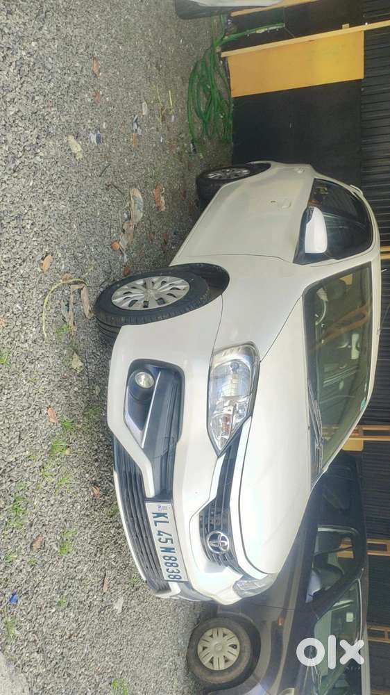 Toyota Etios Liva V Limited, 2016, Petrol