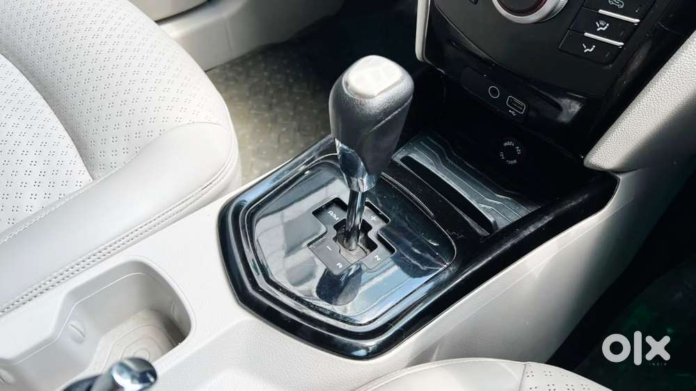 Mahindra Xuv300 1.2 W6 Amt Petrol, 2023, Petrol