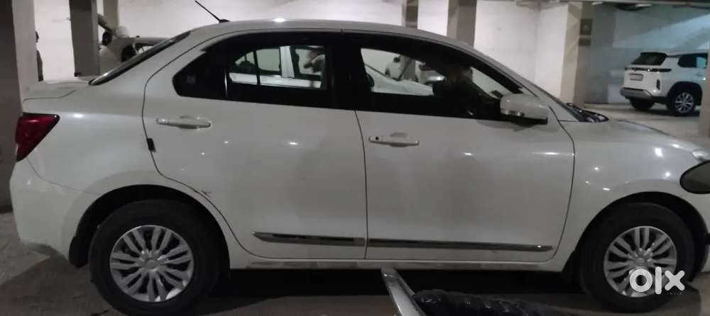 Car In A Excellent Condition (taxi Passing )