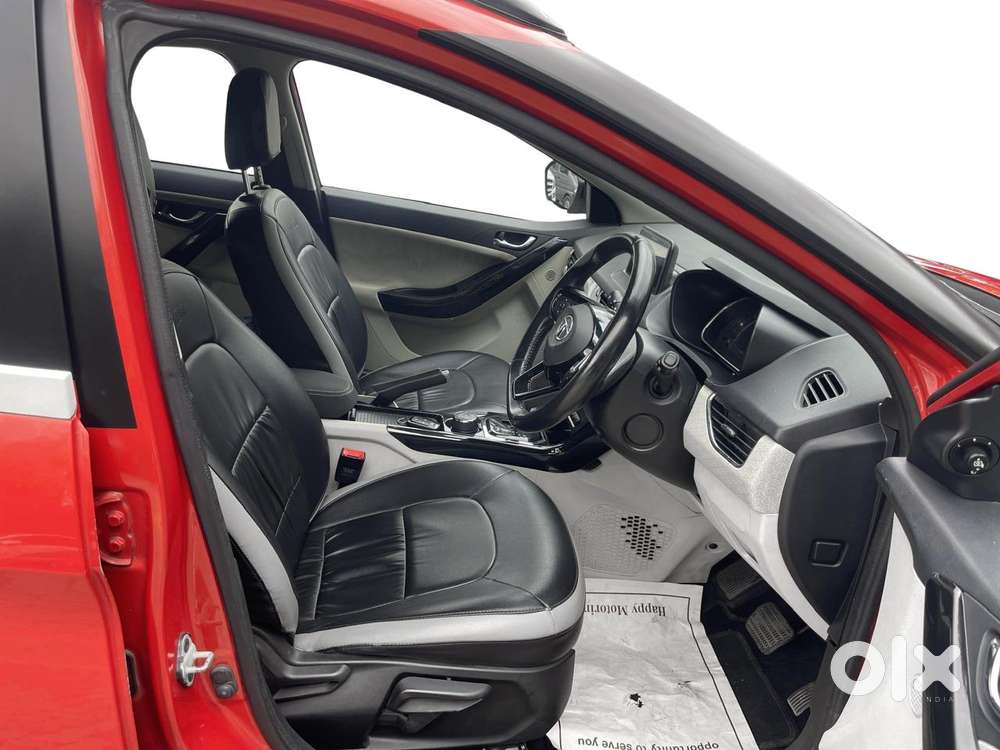Tata Nexon 1.2 Revotron XZA Plus DualTone, 2021, Petrol