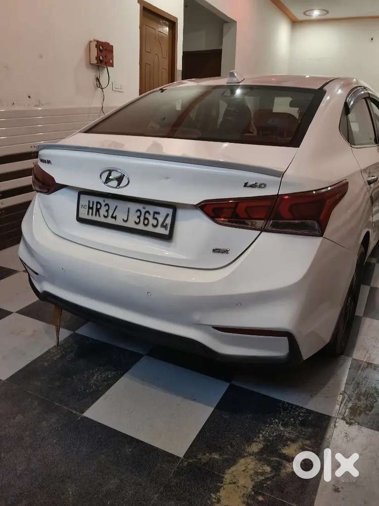 Hyundai Verna Crdi Sx 2018 Sunroof