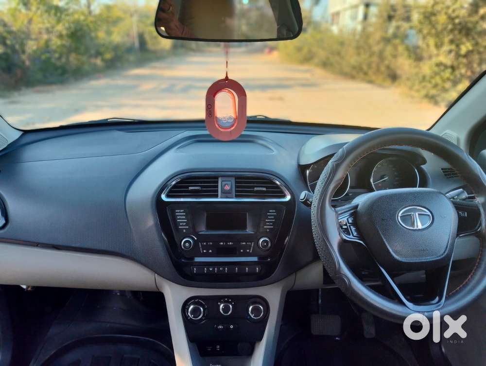 Tata Tiago 1.2 Revotron Xza, 2018, Petrol