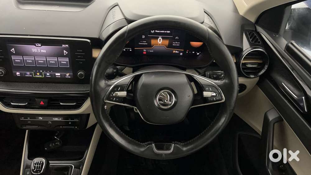 Skoda Slavia Style 1.0l Tsi Mt, 2022, Petrol