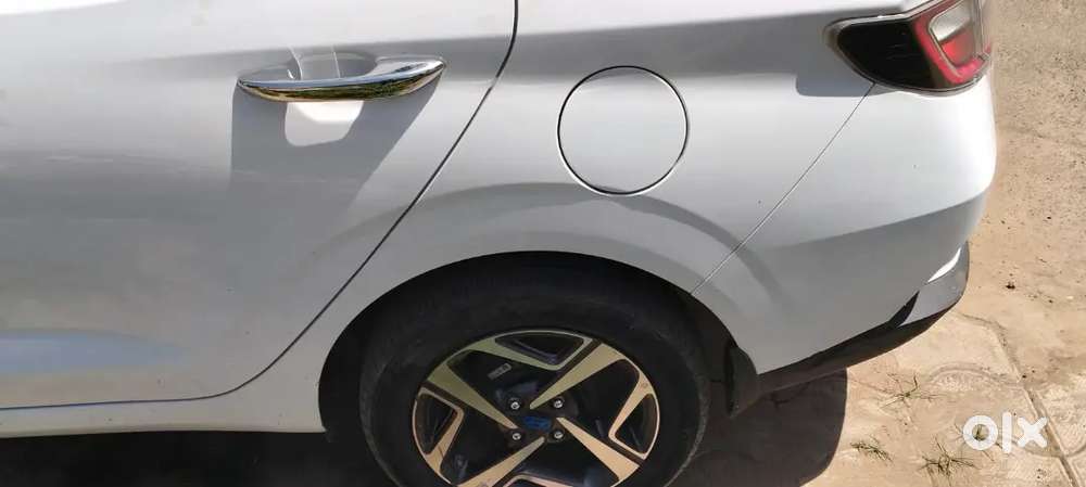 Hyundai Aura 2023 Cng & Hybrids Well Maintained