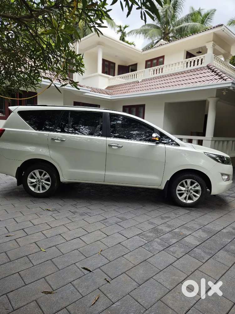 Innova Crysta 2018  V 7 Seater