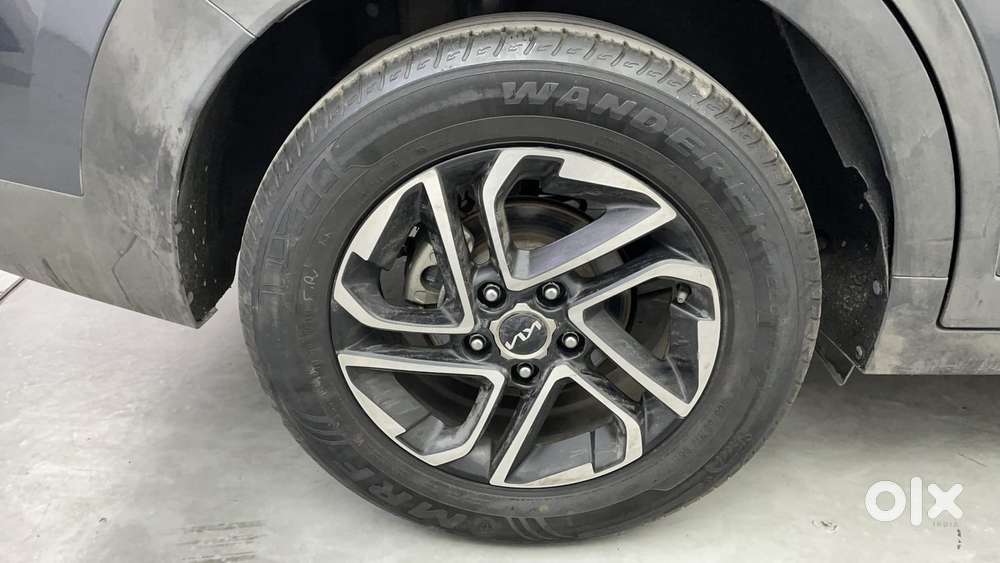 Kia Carens 1.5 Luxury Plus Turbo Dct 7 Str, 2023, Petrol
