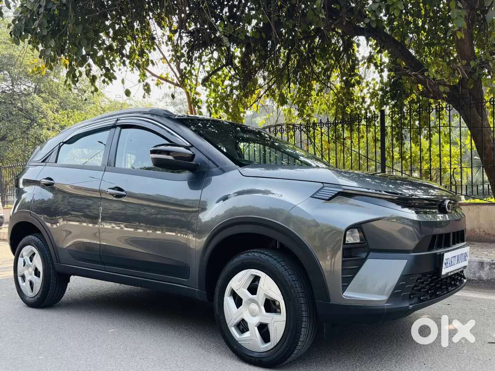 Tata Nexon, 2025, Petrol