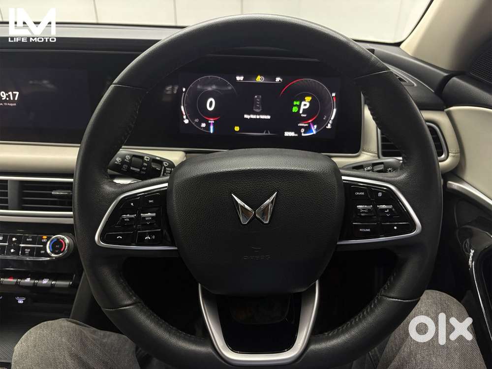 Mahindra Xuv700 2.0 Ax 7 Petrol At Str, 2022, Petrol