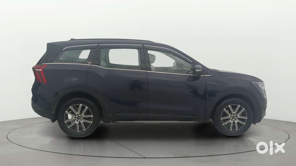 Mahindra Xuv700 2.0 Ax 7 Petrol Mt Str, 2024, Petrol