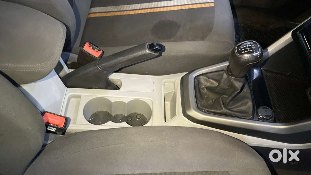 Skoda Kushaq 1.0 Tsi Ambition, 2022, Petrol