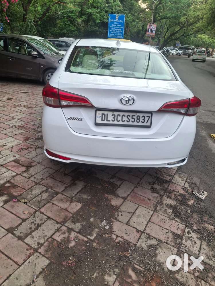 Toyota Yaris V Cvt, 2020, Petrol