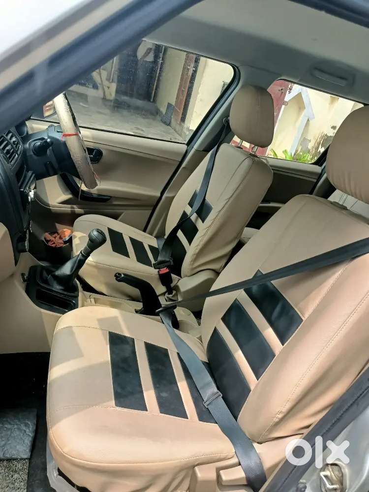 Mahindra Tuv300 T4+  2017 Model