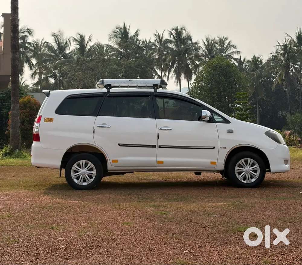 Toyota Innova 2011 Diesel Well Maintained