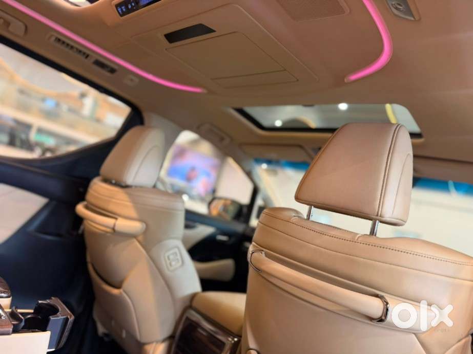 Toyota Vellfire Vip &ndash; Executive Lounge, 2022