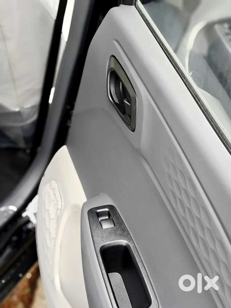 Hyundai Aura Prime Sd Kappa Bi-fuel (petrol + Factory-fitted Cng)
