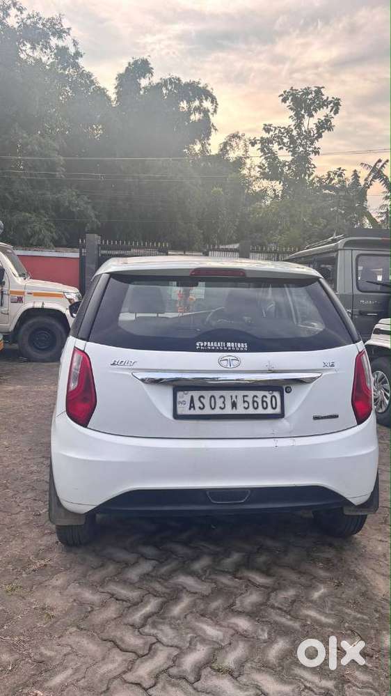 Tata Bolt Revotron Xe, 2017, Petrol