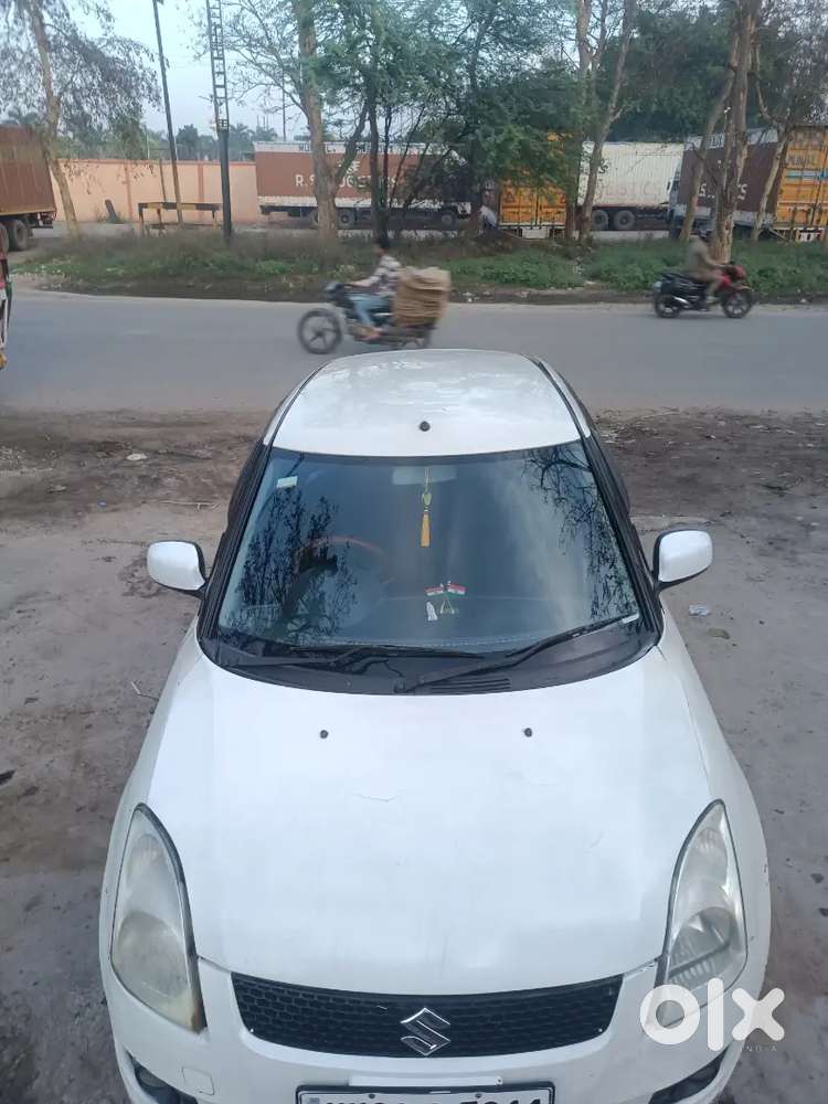 Mujhe Nahi Carlinia Isla Purani Restaurant