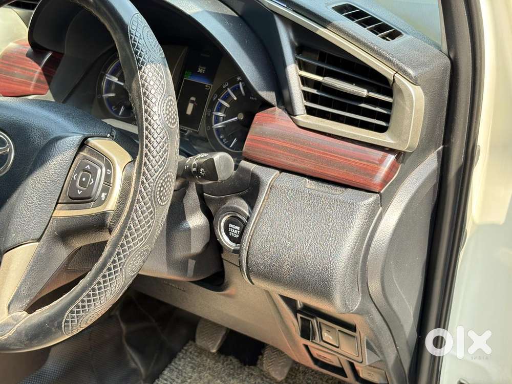 Toyota Innova Crysta 2.4 V 8 Str, 2018, Diesel