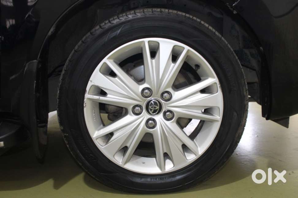 Toyota Innova Crysta 2.7 Zx At, 2016, Petrol