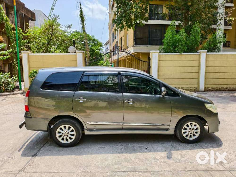 Toyota Innova 2.5 Vx 8 Seater Bs Iv, 2014, Diesel