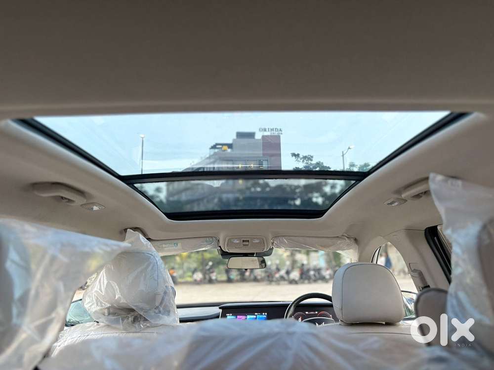 Mahindra Xuv700 2.2 Ax 7 Diesel Mt Luxury Pack Str, 2025, Diesel