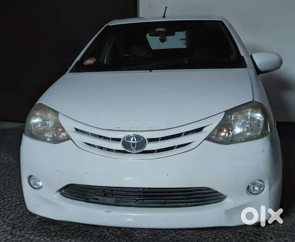 Toyota Etios Liva G 2012